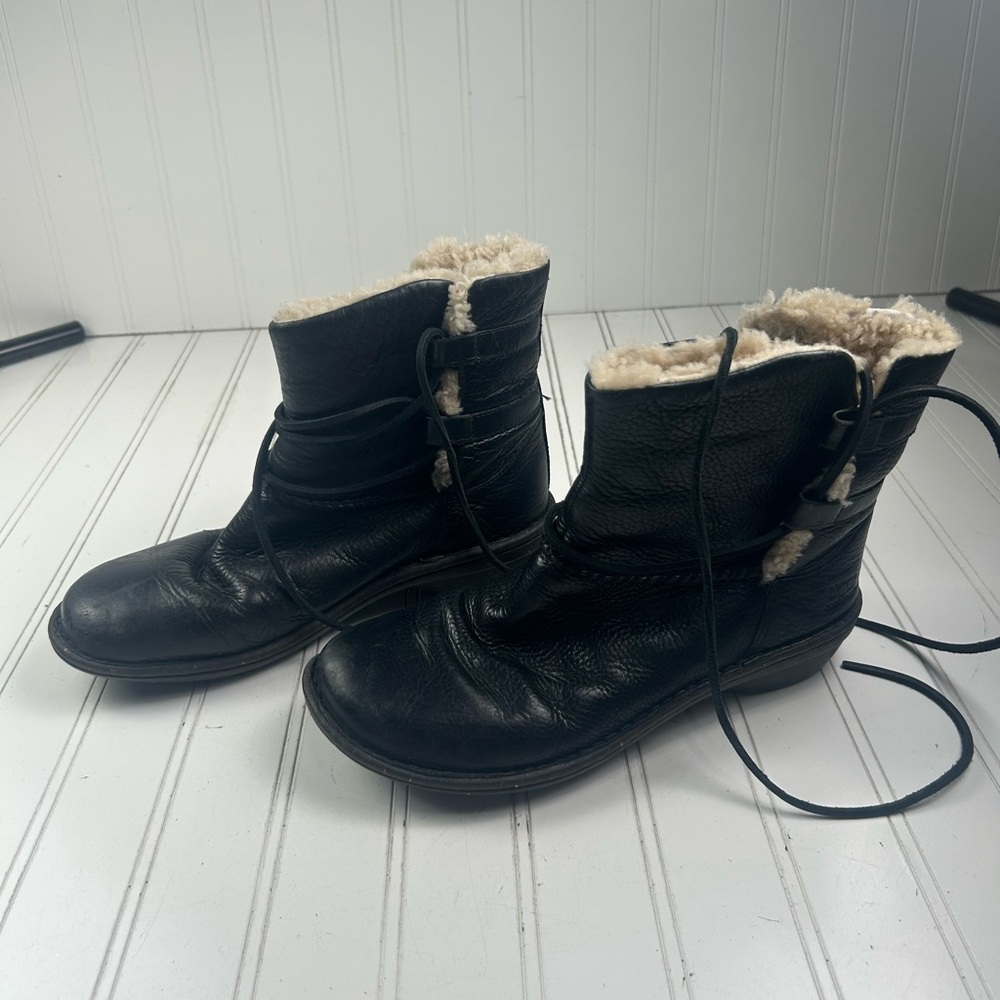 UGG Vintage Y2K Caspia Black Leather Ankle Boots Women’s Size 8 - Picture 11 of 11